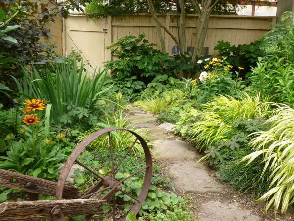 Earthly Delights Urban Gardens in Philadelphia gallery photo 11                         